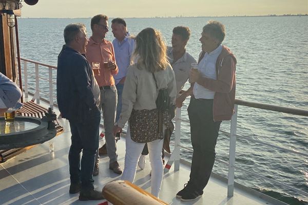 /images/newsmessage/3639/8ddb011df5daf70/600x400/lustrum32.jpg